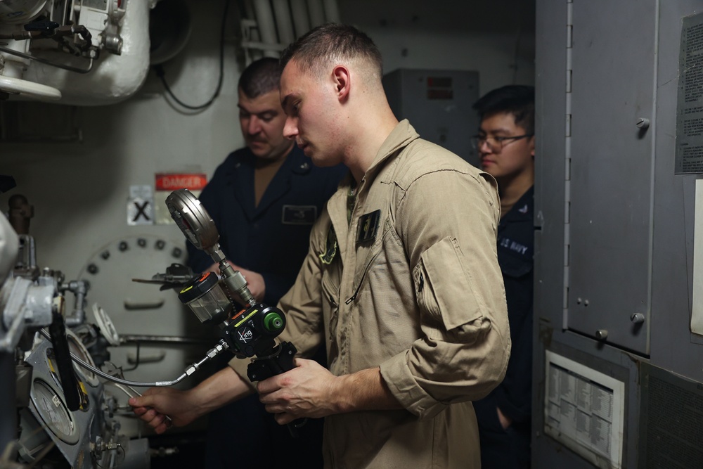 USS Bataan, 26th MEU(SOC) Perform Calibrations