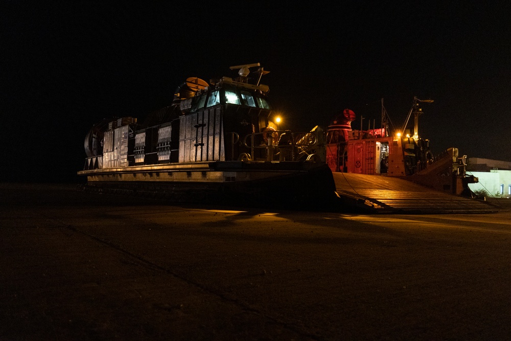 USS BATAAN LCAC OPERATIONS