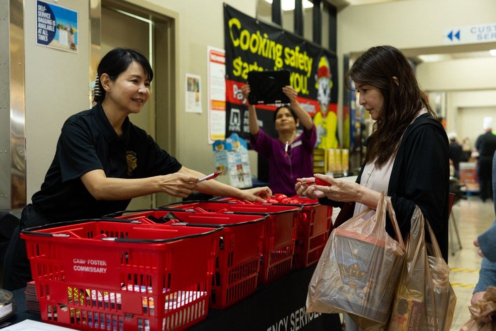 MCIPAC F&amp;ES visits Camp Foster Commissary to spread information about fire safety