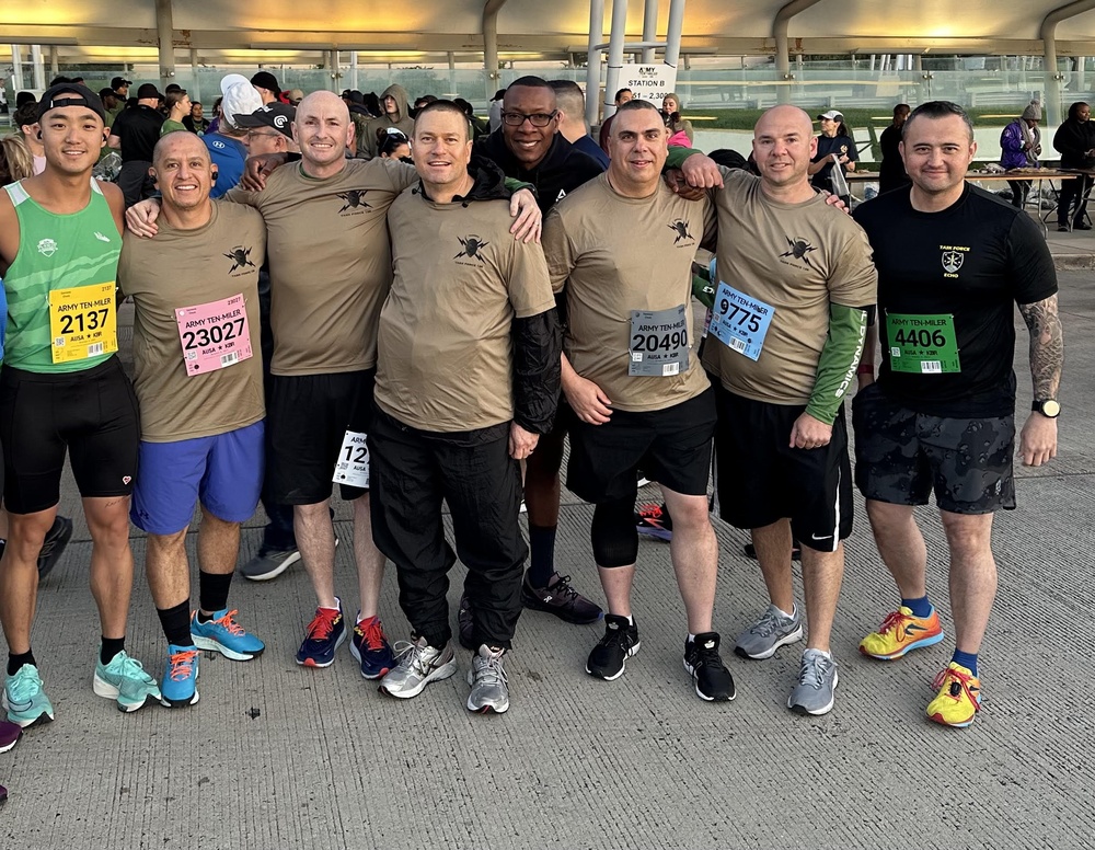 Army National Guard Soldiers with Task Force Echo run Army Ten-Miler