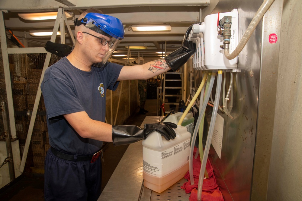 Sailor Refills Cleaning Solution Container