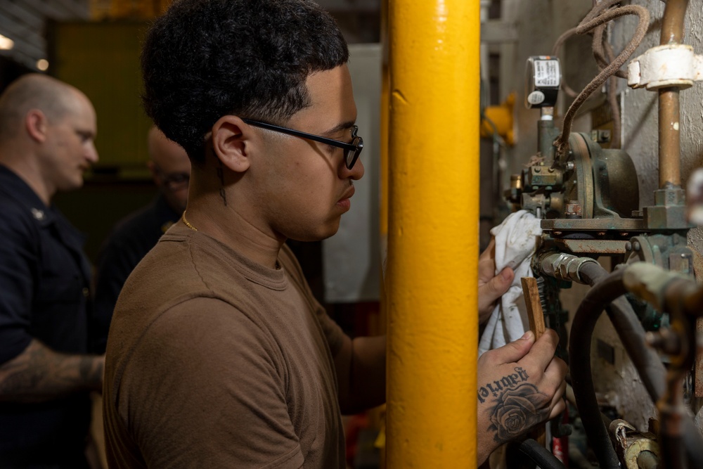 USS Bataan Magazine Sprinkler Maintenance