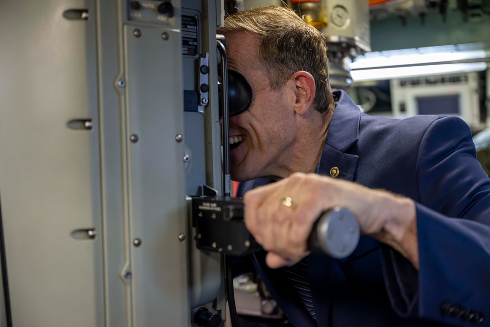 Sen. Ted Budd (R-NC) and staff a tour the USS Charlotte