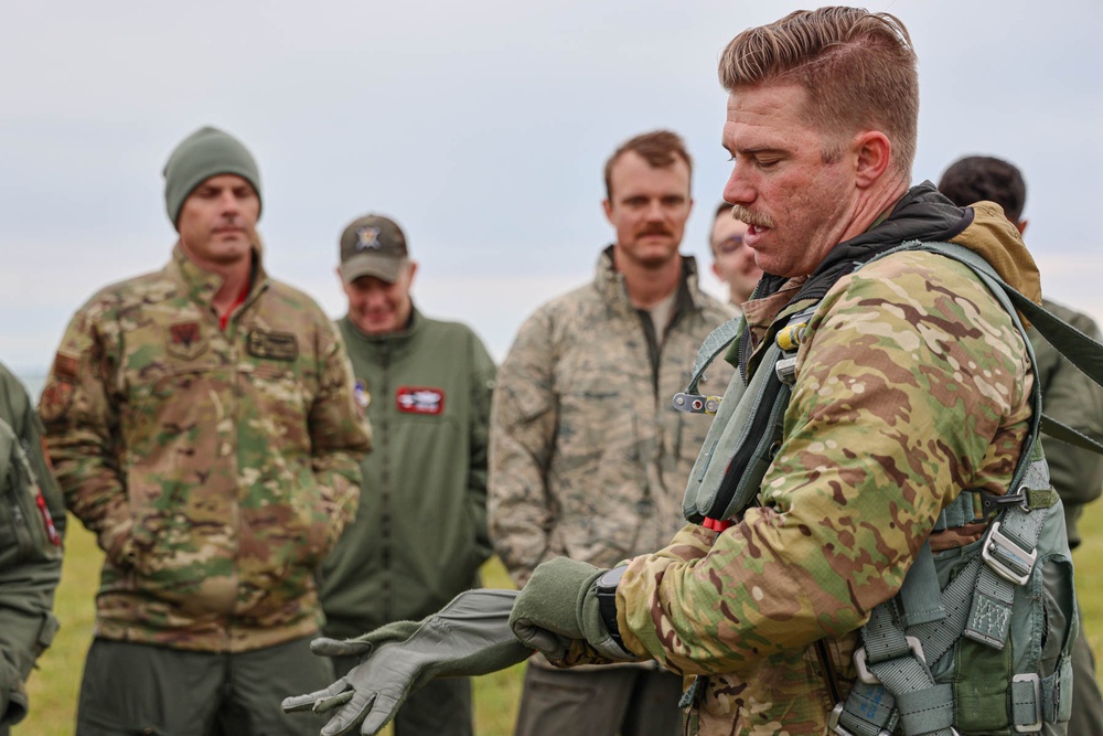 107th Fighter Squadron Pilots Participate in SERE Training