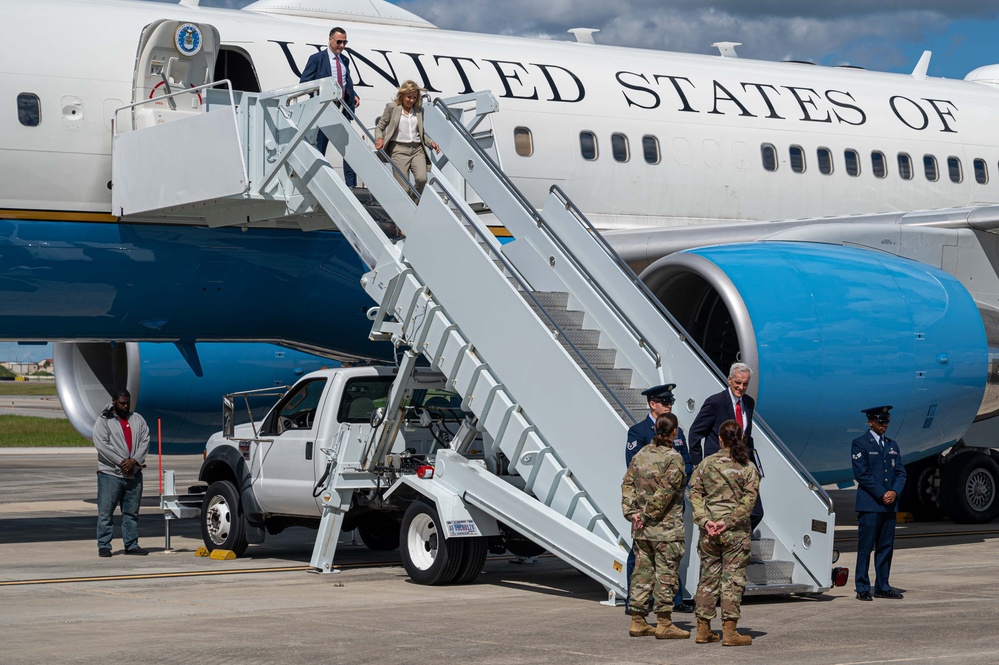 FLOTUS and Secretary of Veterans Affairs visit SLD 45