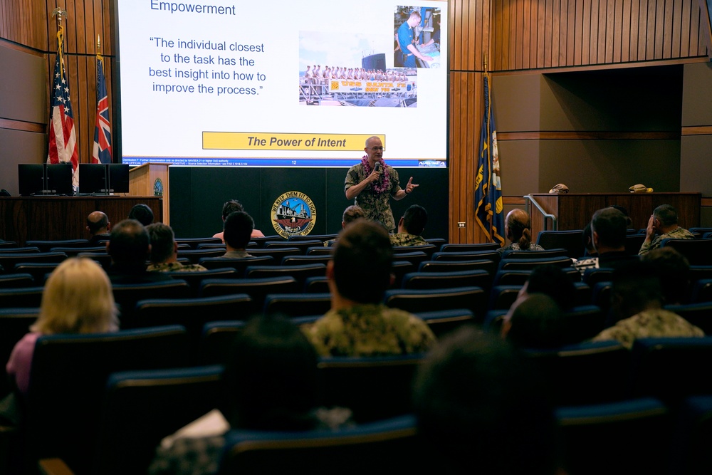 Rear Adm. Greene Visits Hawaii Regional Maintenance Center