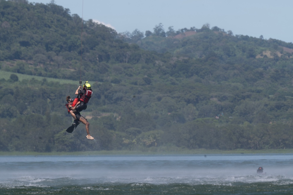 1-228 Aviation Regiment conducts over-water hoist training