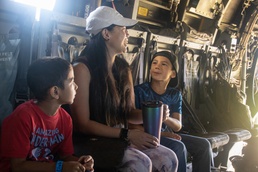 VMM-268 Participates in 2023 Waimea Fall Festival