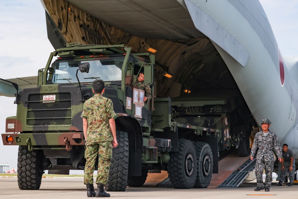 Resolute Dragon 23 | U.S. Marines and JASDF fly radar to Camp Ishigaki