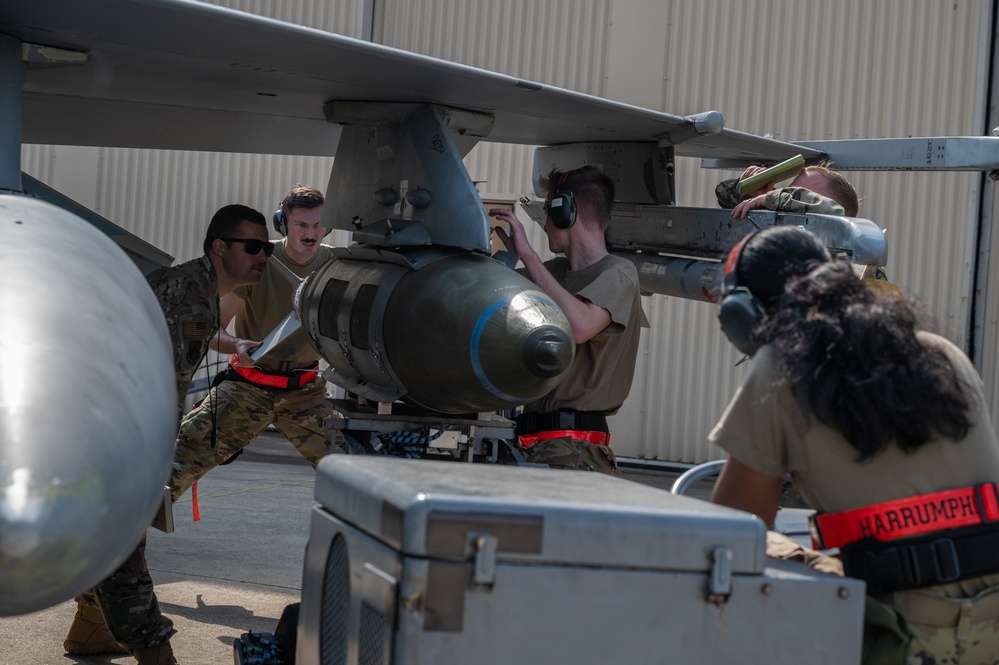 51st FW competes in bilateral Peninsula-wide munitions load competition