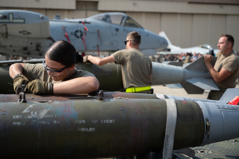8th FW hosts bilateral Peninsula-wide munitions load competition