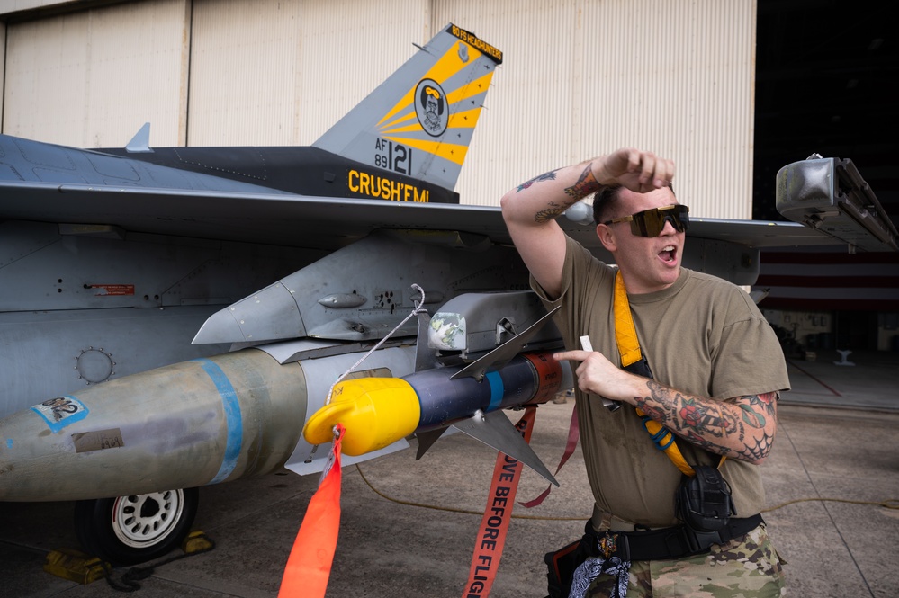 8th FW hosts bilateral Peninsula-wide munitions load competition