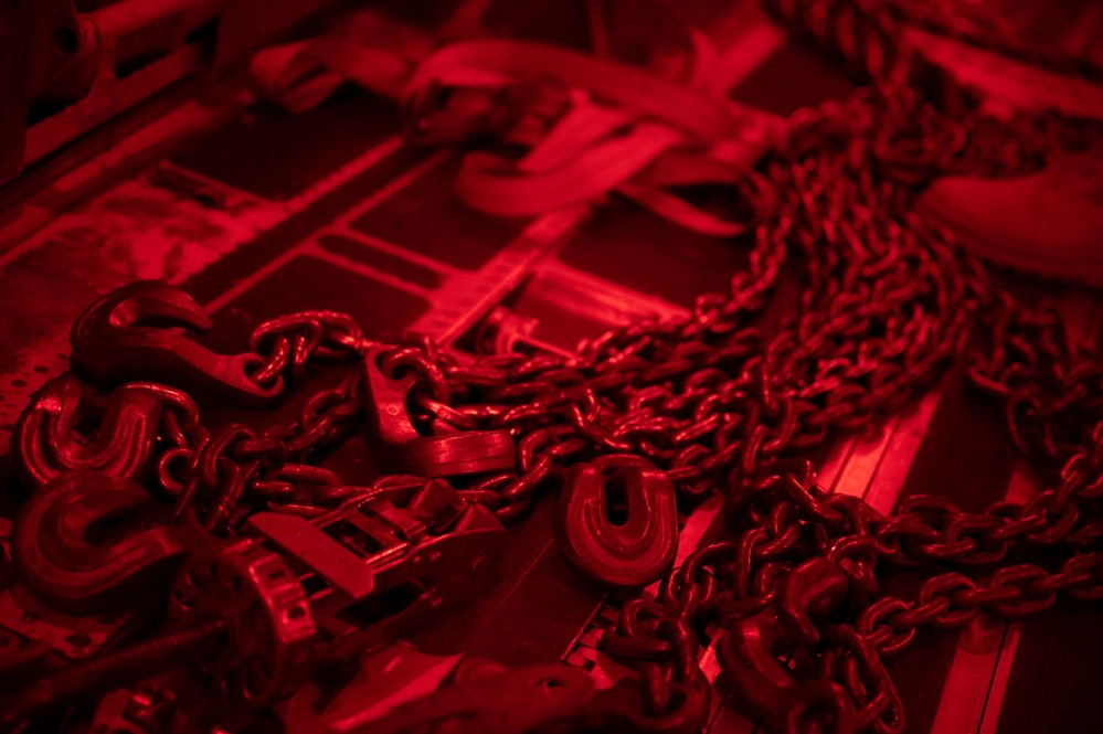 15th EAS conducts night landing zone ops