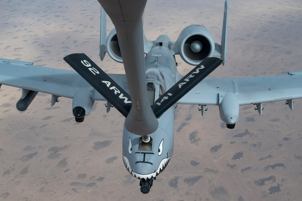 912th EARS fuels Thunderbolt operations