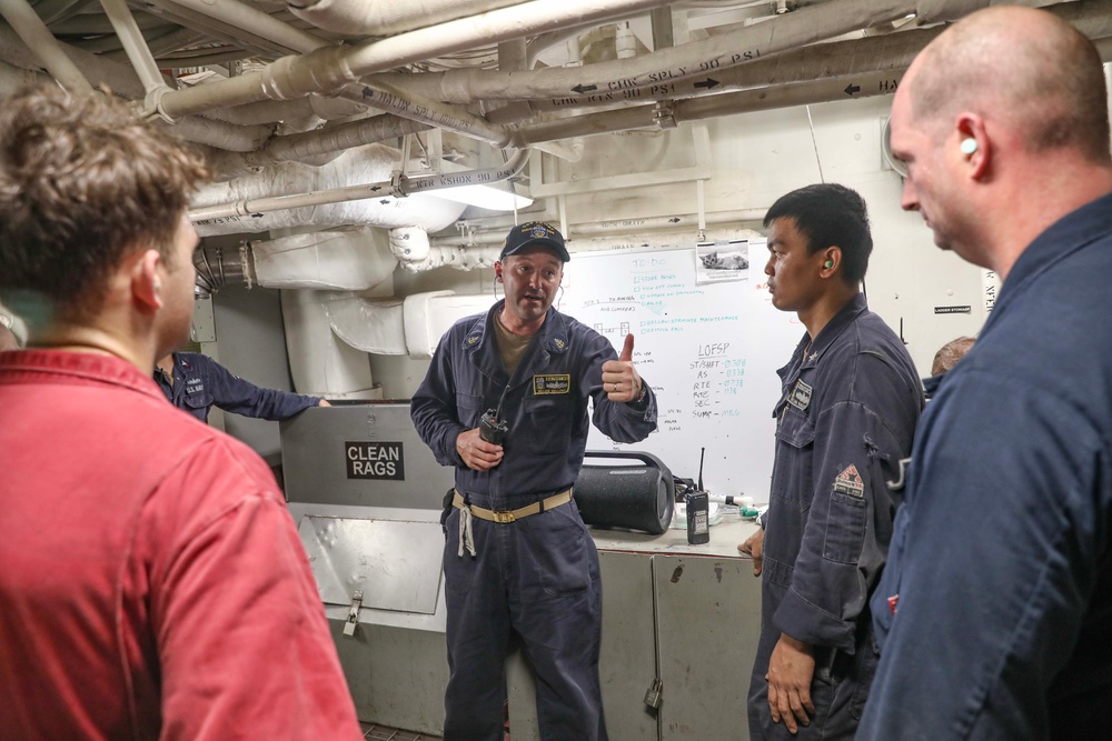 USS Dewey (DDG 105) Conducts Engineering Training Team Drills