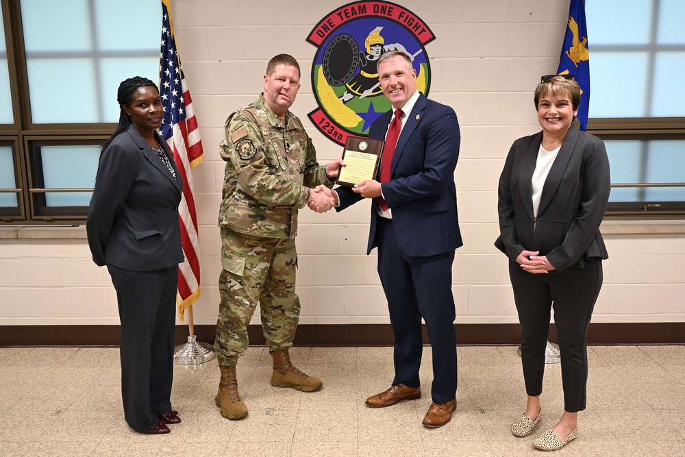 123rd Air Control Squadron receives award from Drug Enforcement Agency