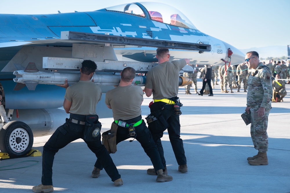 Third Quarter Load Crew Competition
