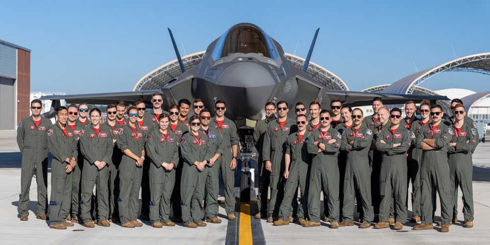 U.S. Air Force 333rd Fighter Squadron visits Marine Fighter Attack Squadron (VMFA) 542