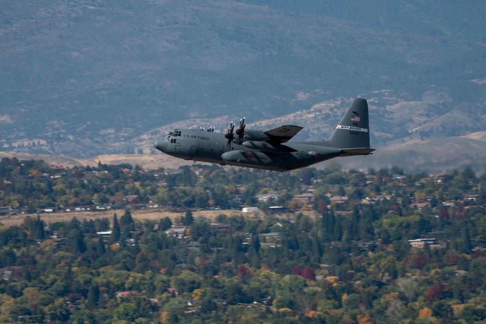 8-Ship Flight &quot;Inter-fly&quot; over Reno, Nevada