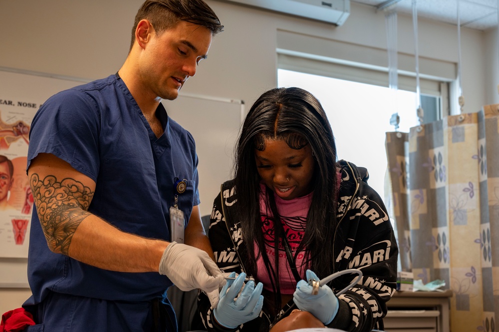 Manor Highschool Students Visit Navy Medicine Readiness and Traning Center Portsmouth.