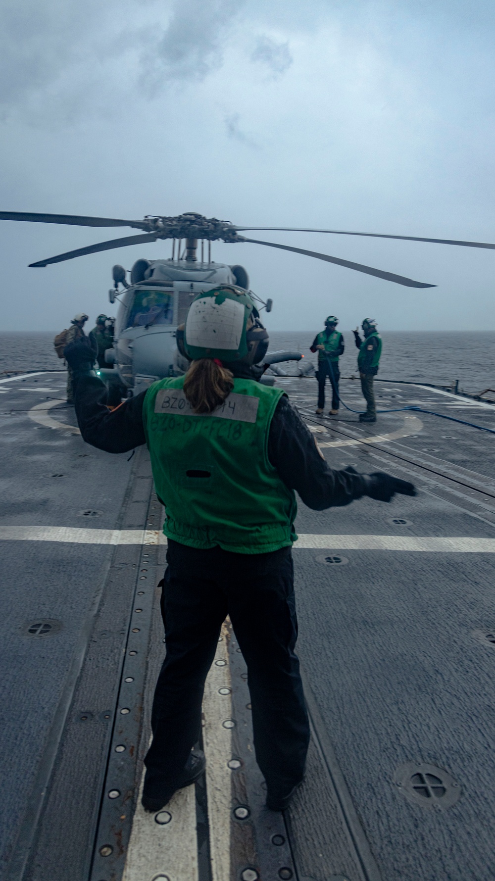 USS Philippine Sea (CG 58) Conducts Routine Operations