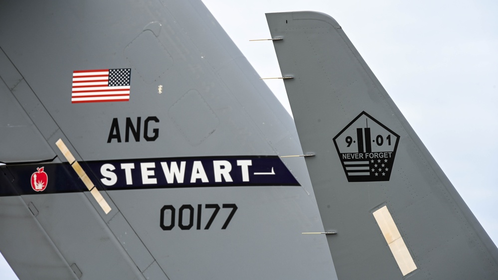 Air Guard’s 105th Airlift Wing honors New York Yankees and NYPD