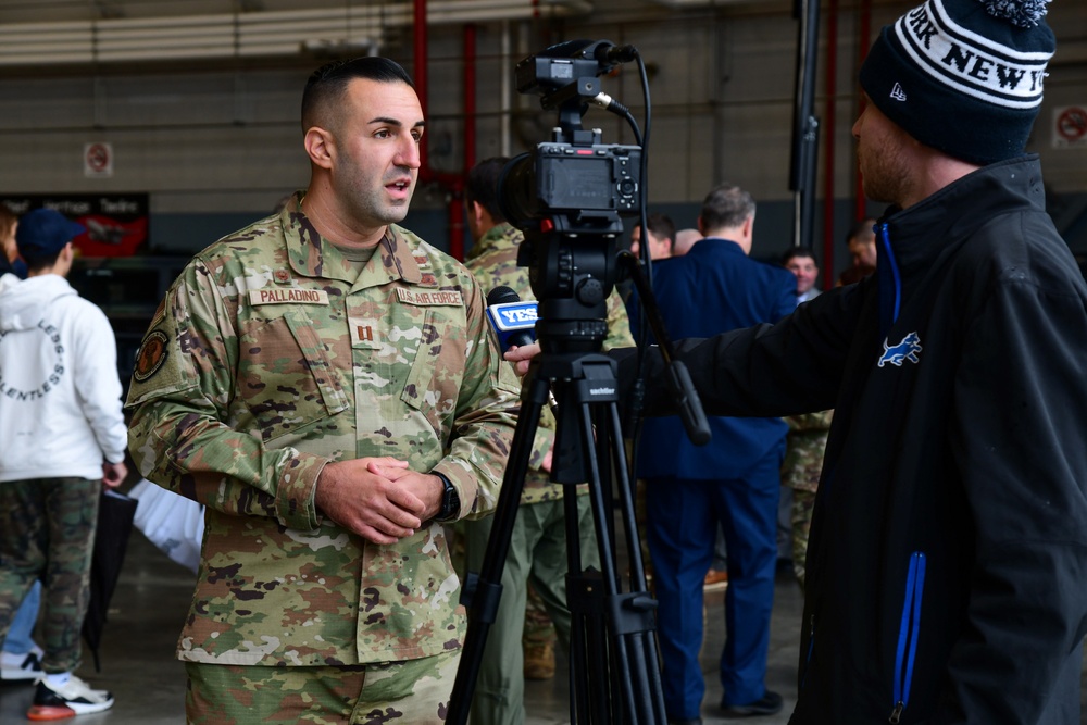 Air Guard’s 105th Airlift Wing honors New York Yankees and NYPD