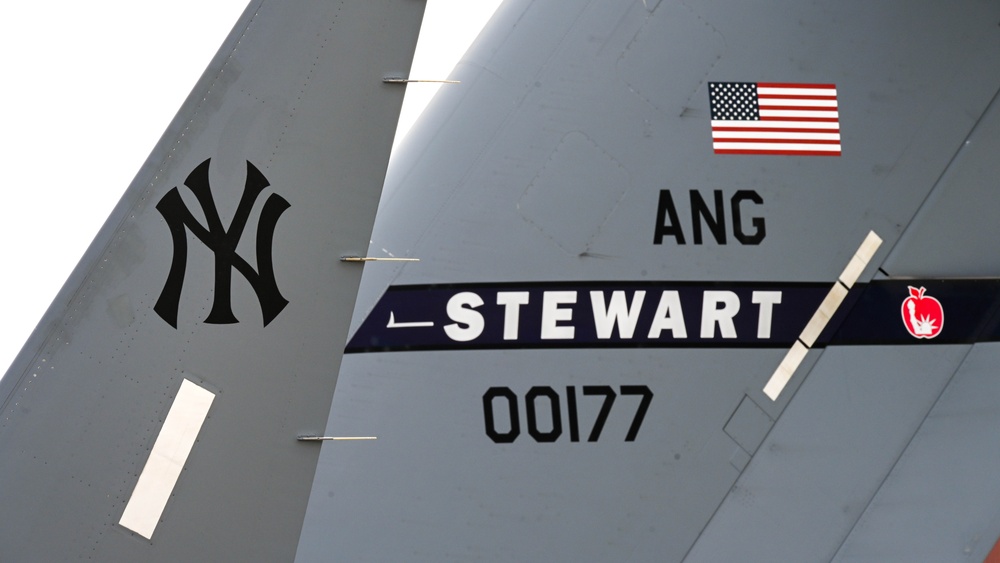 Air Guard’s 105th Airlift Wing honors New York Yankees and NYPD