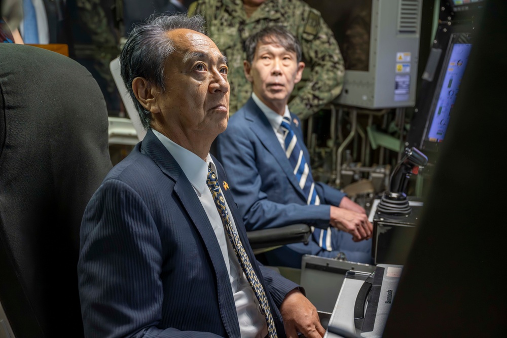 The Mayor of Yokosuka, the Honorable KAMIJI, Katsuaki Visits the USS Mississippi