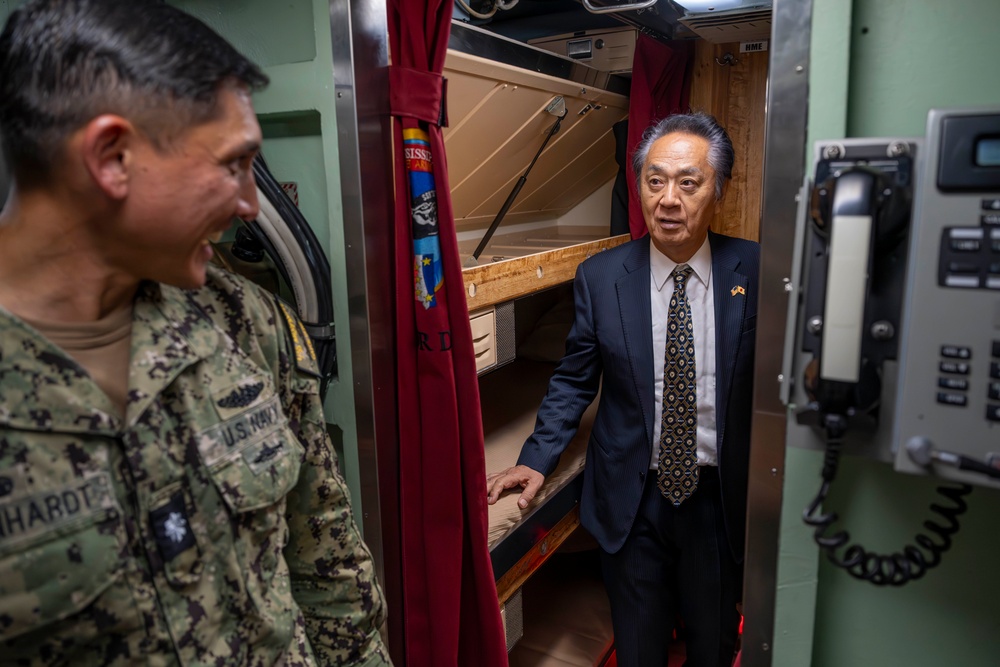 The Mayor of Yokosuka, the Honorable KAMIJI, Katsuaki Visits the USS Mississippi