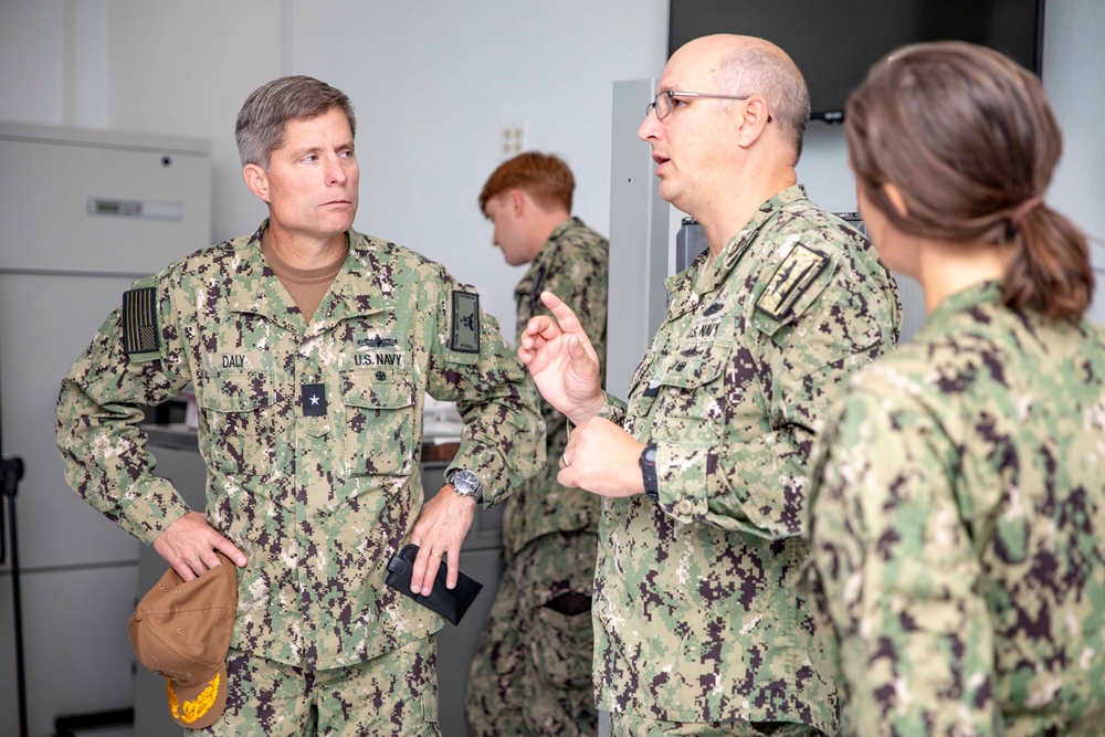 DVIDS - Images - CSG-15 Visits Submarine Training Facility San Diego ...