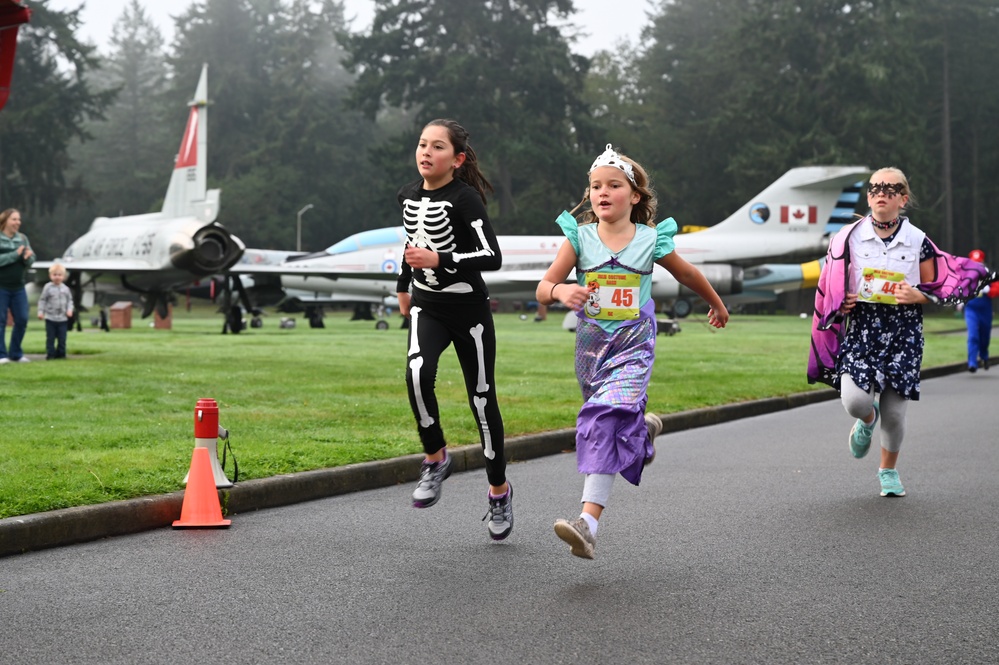 JBLM MWR hosts Costume Dash