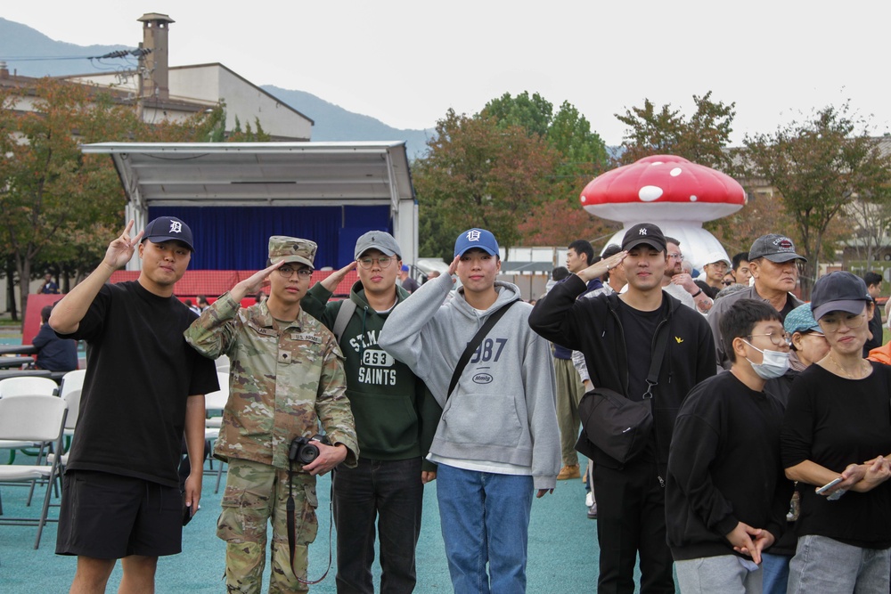 USAG Yongsan-Casey hosts its Super Fall Festival