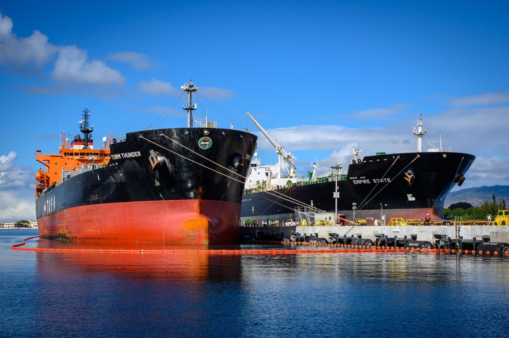 Merchant tanker Empire State receives fuel from Red Hill Bulk Fuel Storage Facility