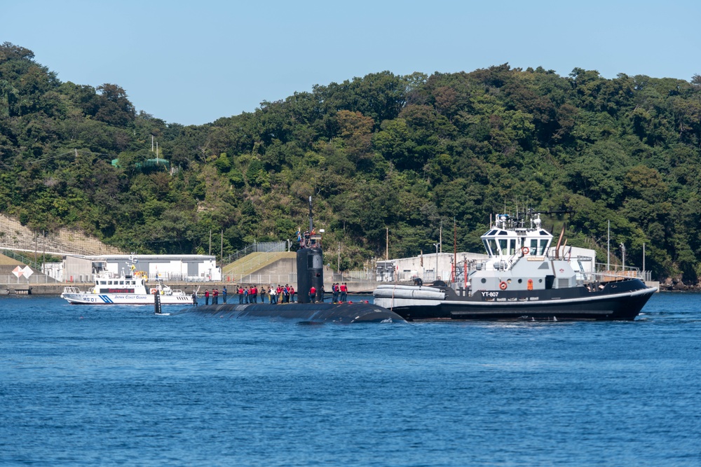 USS Jefferson City, Yokosuka Japan port visit