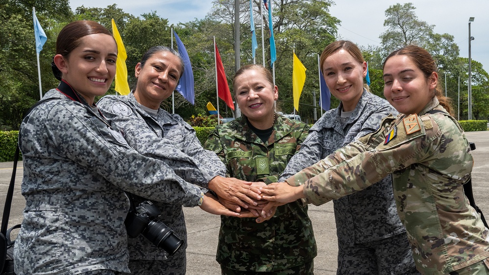RELÁMPAGO VIII / Ángel de los Andes 23: PME in Colombia