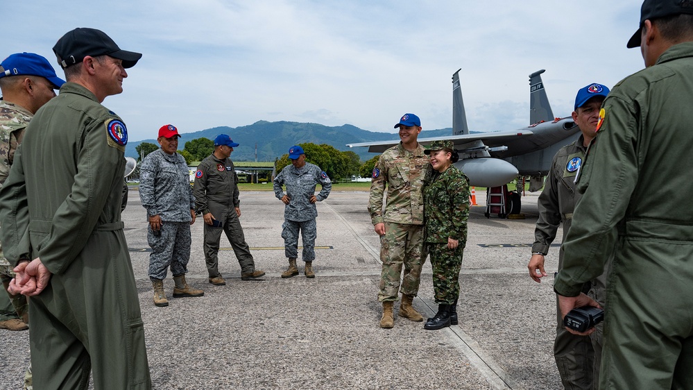 RELÁMPAGO VIII / Ángel de los Andes 23: PME in Colombia
