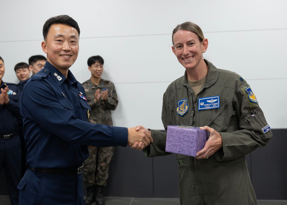 51st OSS wins ROKAF air traffic control competition