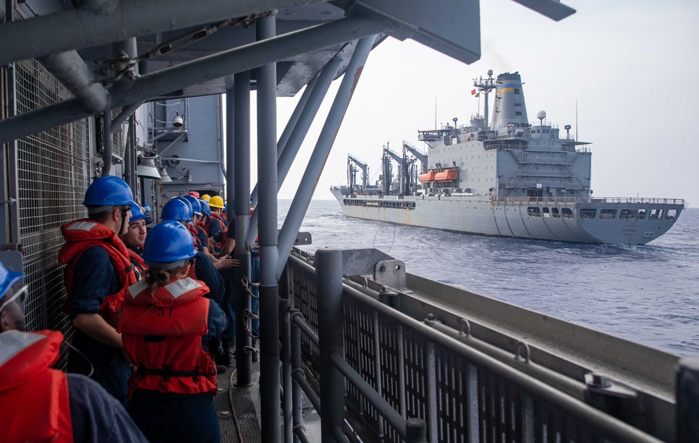 USS Antietam (CG 54) RAS with the USNS Tippecanoe (T-AO 199)