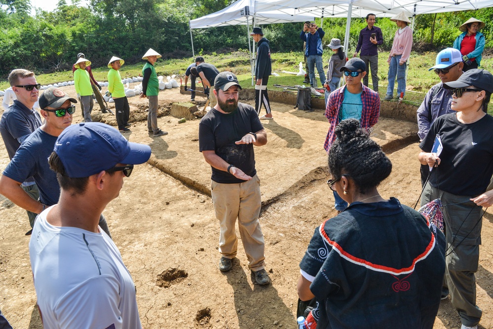 Distinguished Visitors Receive Recovery Mission Site Tour