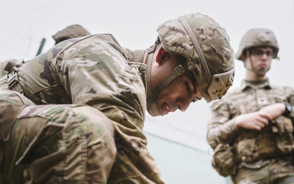 173rd Paratroopers Conduct Weapon Training During E2B