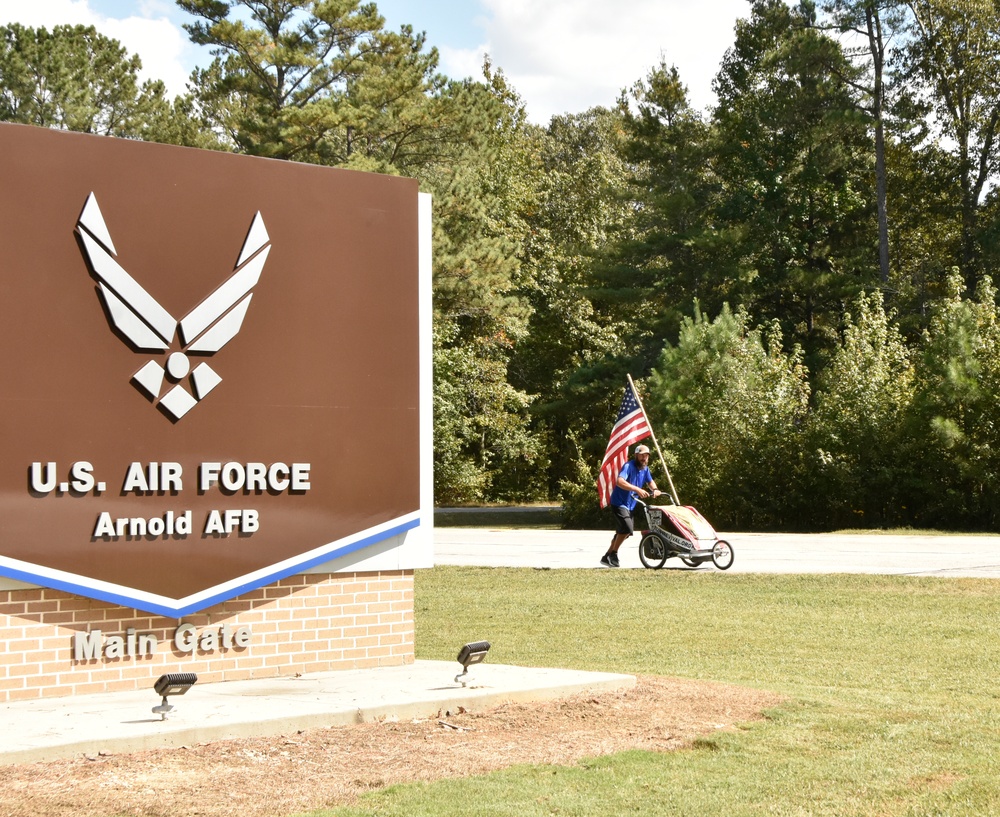 Run4Revival founder visits Arnold AFB during cross-country solo run