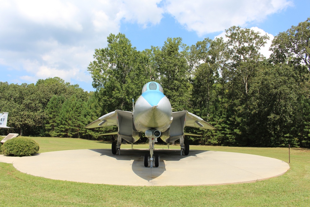 F-14D Tomcat display at Arnold AFB honors Hultgreen