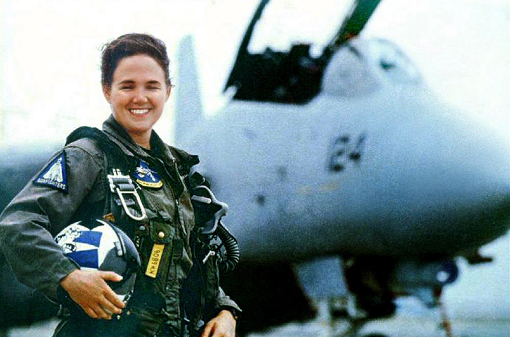 F-14D Tomcat display at Arnold AFB honors Hultgreen