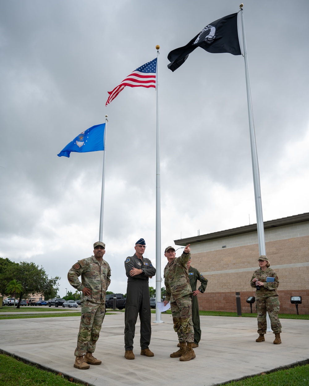 AFRC, 10th Air Force leaders visit HARB