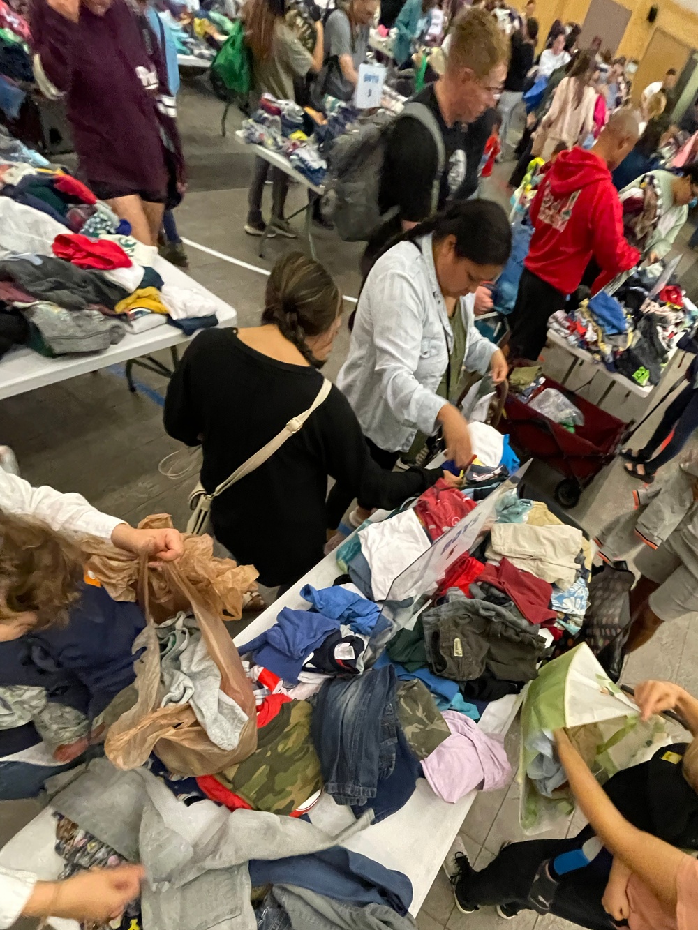 Clothing Swap provides clothes to 600 Humphreys families