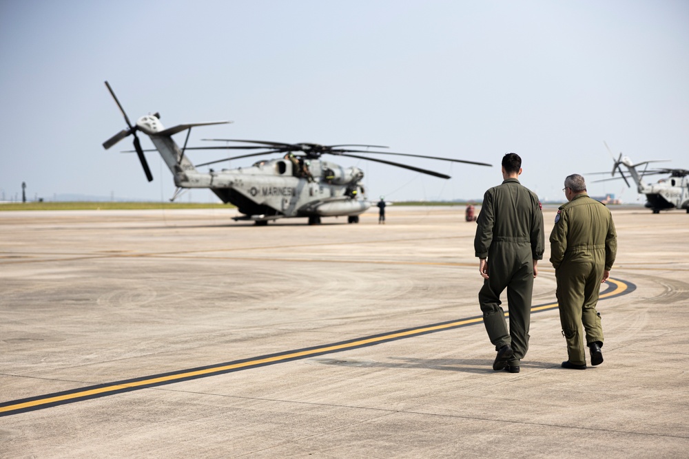 Maj. Gen. Iain Huddleston visits Marine Corps Air Station Futenma