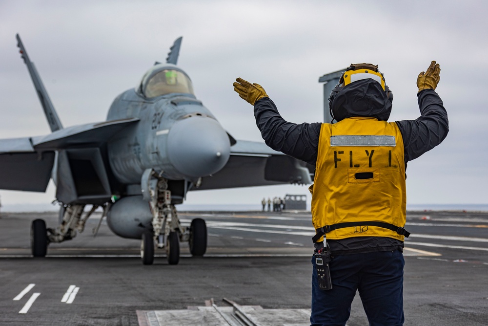 Abraham Lincoln conducts flight operations