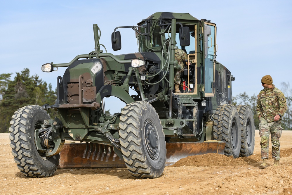 Regimental Engineer Squadron dig site operations
