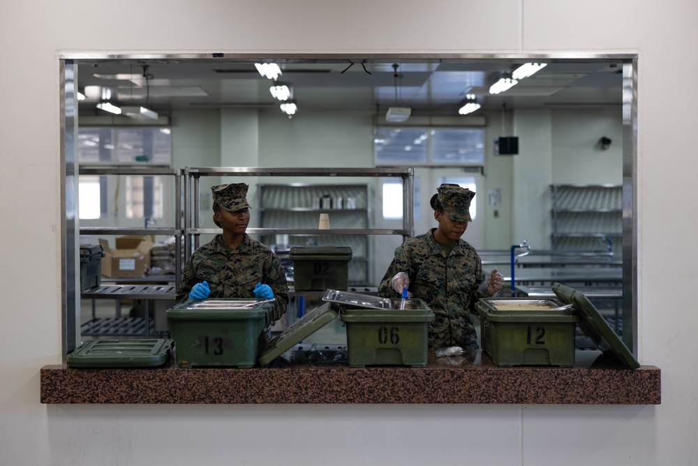 RD 23 FTX | Marines Serve Evening Chow on Hijudai